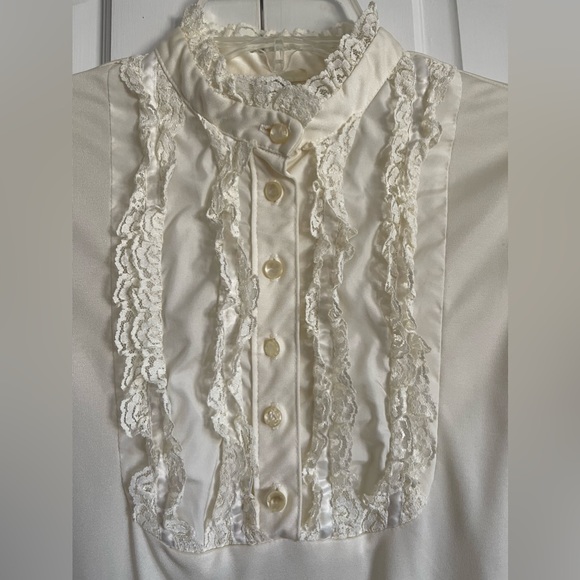 VINTAGE Ivory Blouse with Buttons and Lace Ruffles, Size Medium - Picture 2 of 8